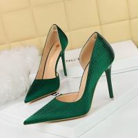 Soie Chaussures à talons hauts plus de couleurs pour le choix Paire