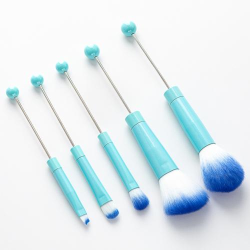 Metal & Fiber Cosmetic Brush portable & five piece Set