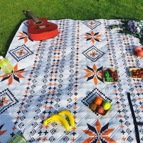 Pongee & Aluminum Film dampproof & Waterproof Picnic Mat printed PC