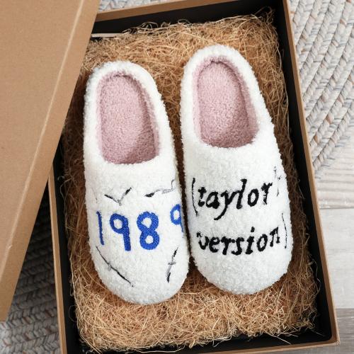 Peluche & Pvc Pantoufles en coton Lettre Blanc Paire