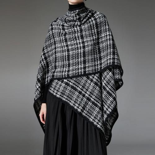 Autumn and winter 2024 new black and white small fragrant style plaid shawl