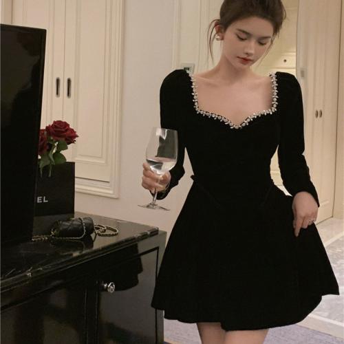 Square Collar dress Women's Winter Black Retro Velvet Skirt French Style Coffee Princess Skirt