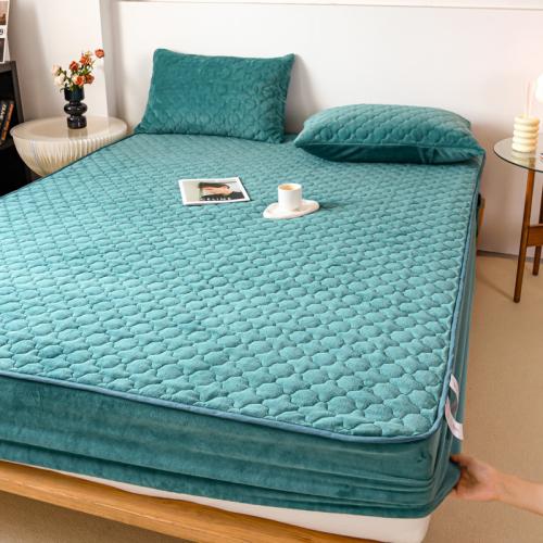 New solid color milk velvet quilted bed hat soybean fiber non-slip mattress mat protective cover