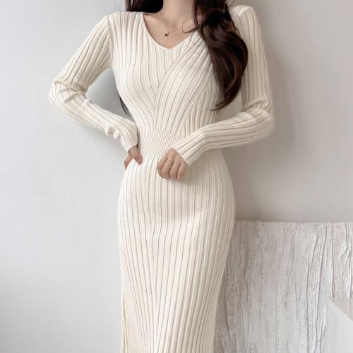 Vintage V-Neck Design Slim-Fit Long-Sleeved Knitted Dress New Slim Hip Sweater Dress