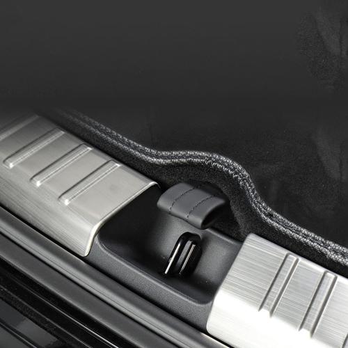 Applicable to Tesla model3/Y/3 + built-in trunk guard stainless steel rear guard tailgate door sill