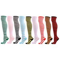 Fibre chimique Chaussettes de genou de femmes Rayé plus de couleurs pour le choix : Paire