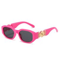 PC-Polycarbonate Easy Matching Sun Glasses for women & anti ultraviolet & sun protection Solid PC