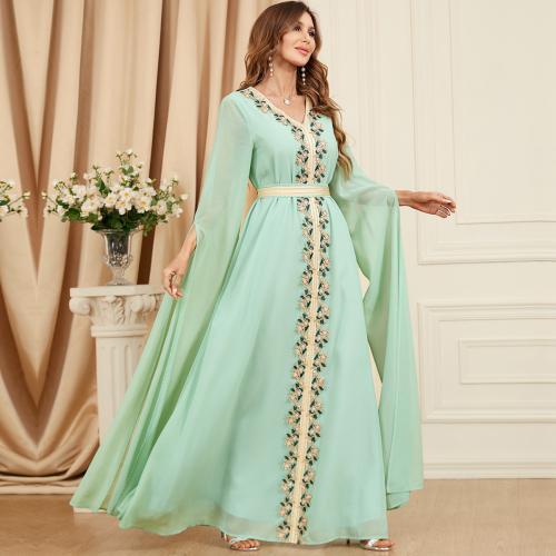 Mousseline Robe musulmane islamique du Moyen-Orient Brodé Solide plus de couleurs pour le choix Ensemble