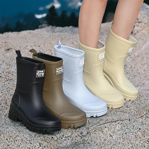 PVC Outdoor Rain Boots & anti-skidding Solid Pair