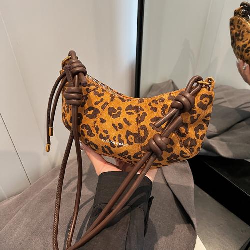 Leopard Underarm Bag Women's Bag 2024 New Vintage Frosted Leather Fleece Corner Bag