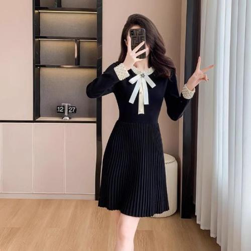 Temperament Style Small Black Dress Knitted dress 2024 Autumn and Winter Trendy Inner Pleated Skirt