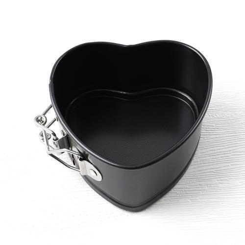 4 inch heart-shaped round small baking tray Valentine's Day live bottom lock mold black non-stick Mu Si cake mold