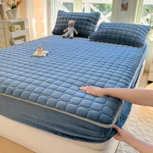 Class A thickened milk velvet bed cover single piece winter quilted bed cover mattress protection cover