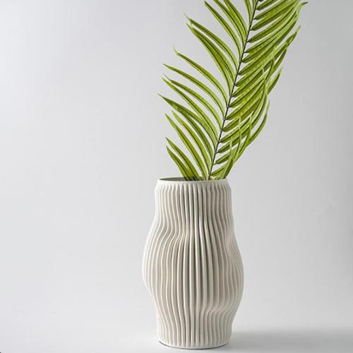 New Luxury Style Ceramic Vase Simple Corrugated Lines Black and White Commercial Ornaments