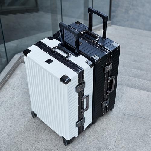 PC-Polycarbonate Suitcase Metal & Polyester PC