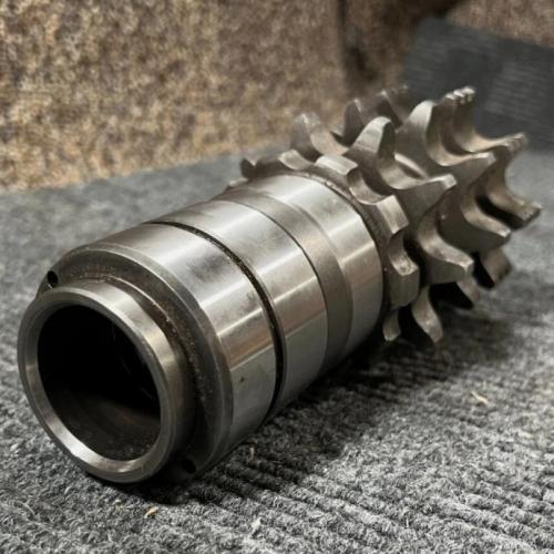 FOR Bobcat Carrier Motor Shaft Assembly 7253962 for Loader / 20231116 FAST SHIP