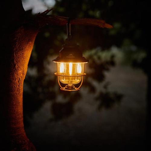 Engineering Plastics & Iron Camping Lantern portable & Rechargeable & waterproof PC