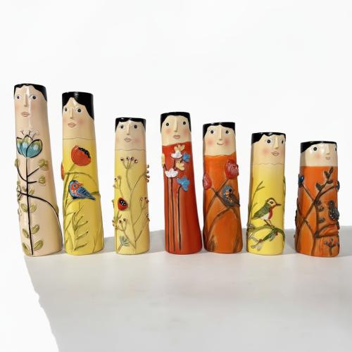 Synthetic Resin Vase for home decoration PC