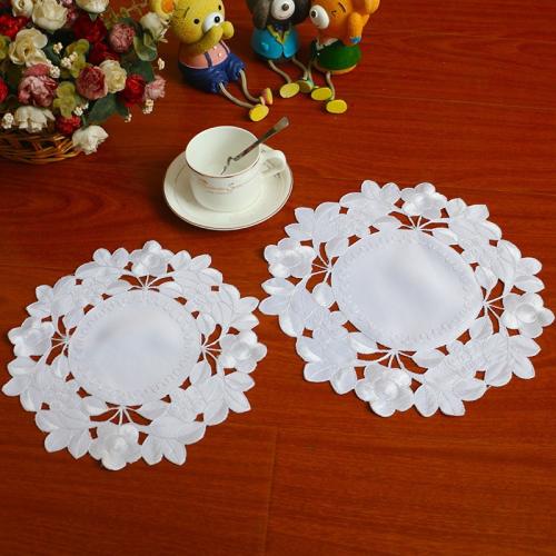 Polyester Cup Pad Geborduurd Bloemen meer kleuren naar keuze stuk