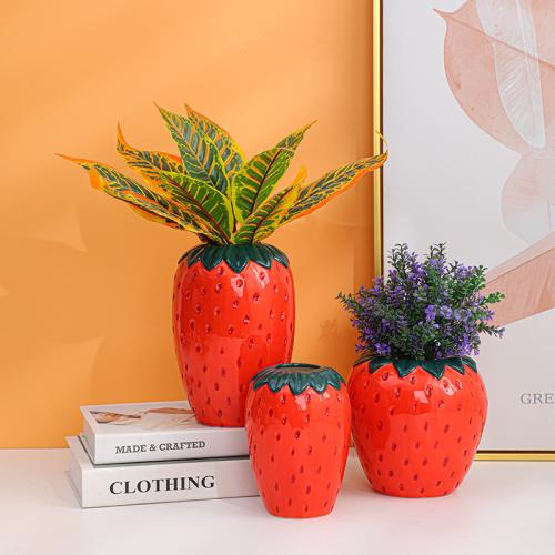 Porcelain Creative Vase Strawberry PC