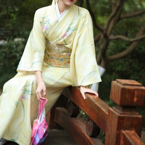 Polyester Kimono kostuum set Kimono Kostuum & Riem Afgedrukt Bloemen Geel stuk
