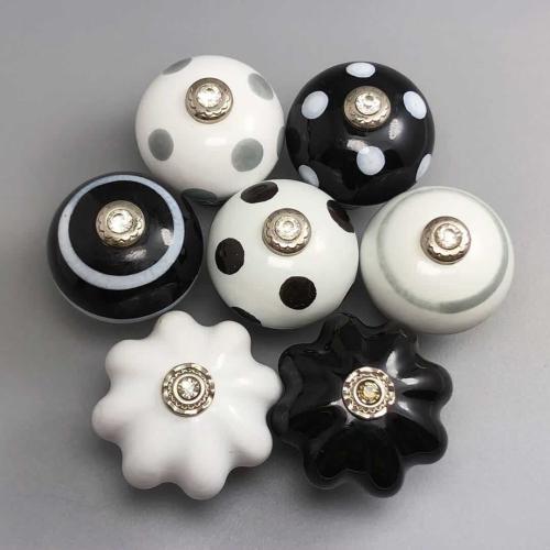 Porcelán Knoflík zásuvky ručně malované kus